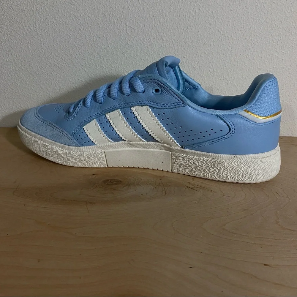 Adidas Tyshawn Low Sky Blue Leather Skateboarding Shoe - Size 11